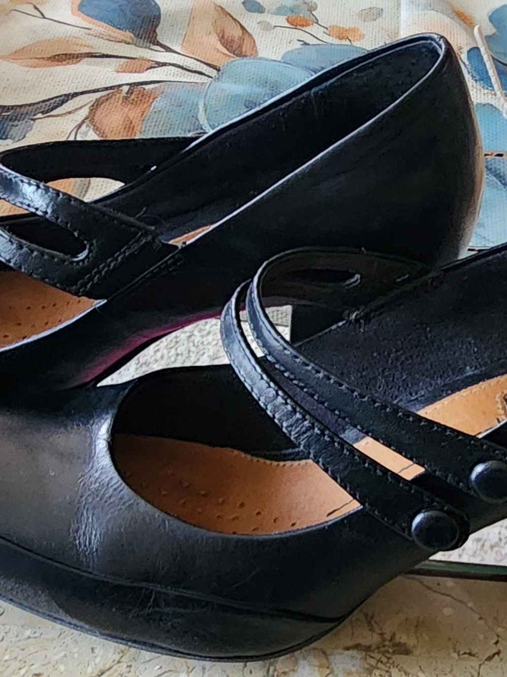 Clarks Black Mary Jane Heeled Pumps. Size 7